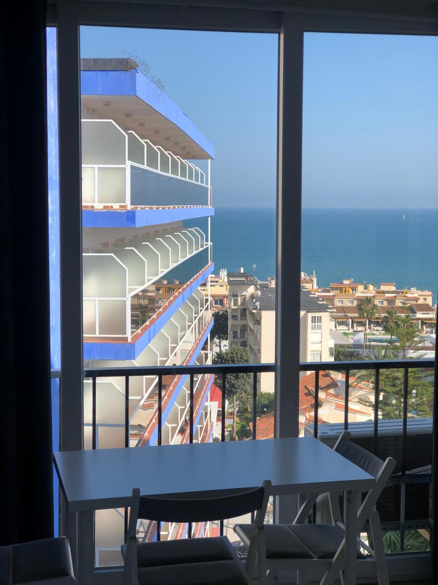 Inviting Studio With Sea View Τορρεμολίνος Εξωτερικό φωτογραφία