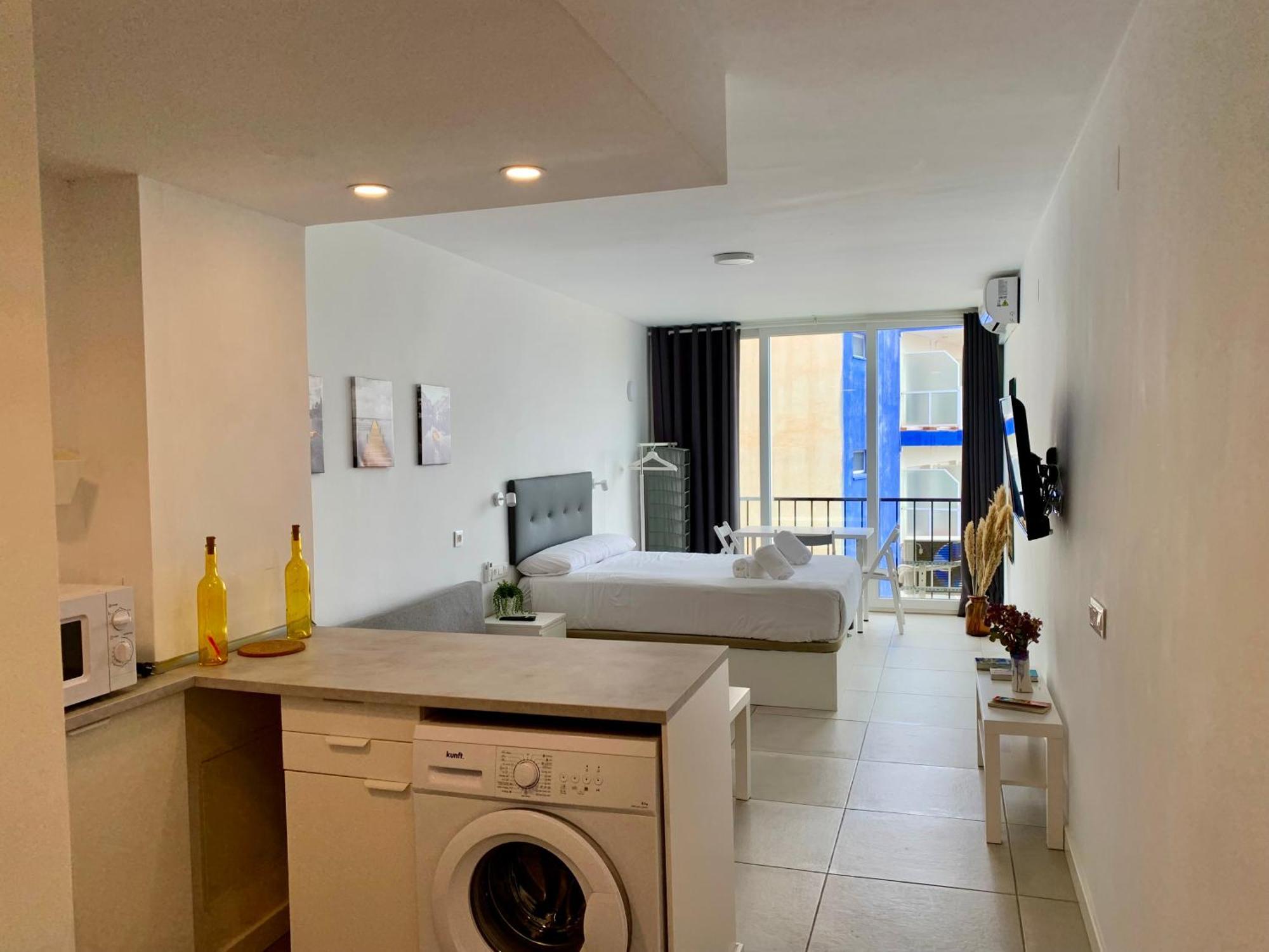 Inviting Studio With Sea View Τορρεμολίνος Εξωτερικό φωτογραφία
