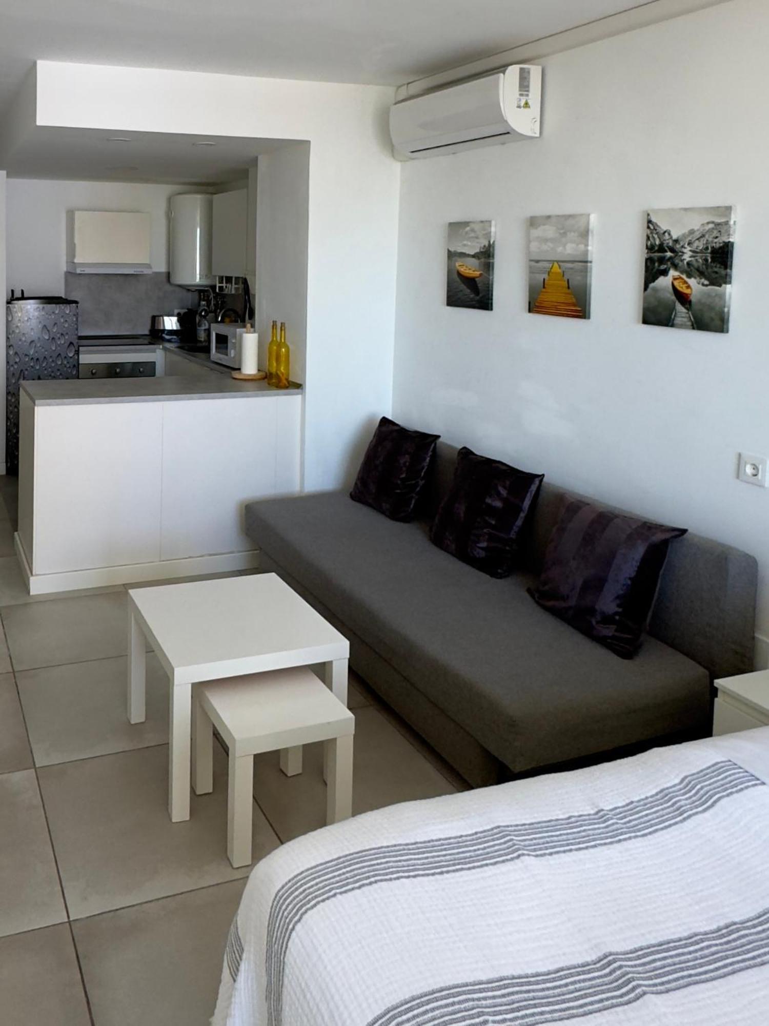 Inviting Studio With Sea View Τορρεμολίνος Εξωτερικό φωτογραφία