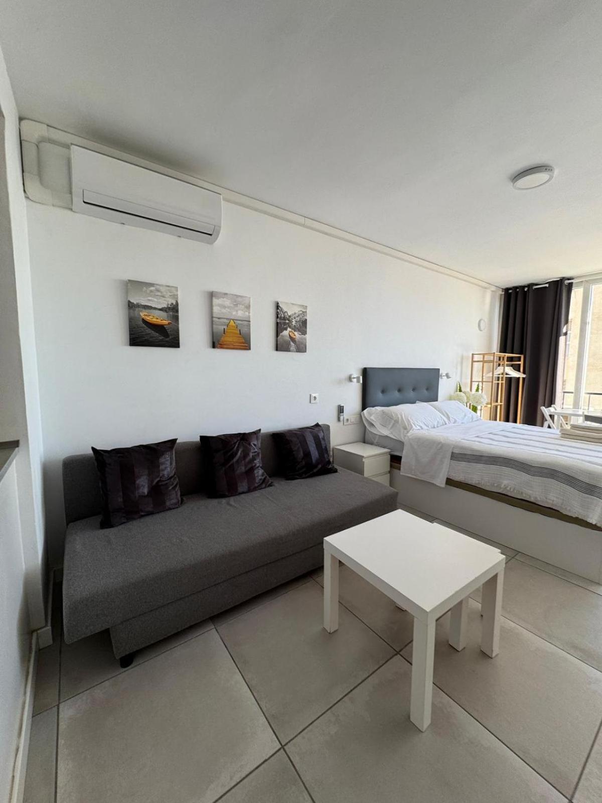 Inviting Studio With Sea View Τορρεμολίνος Εξωτερικό φωτογραφία